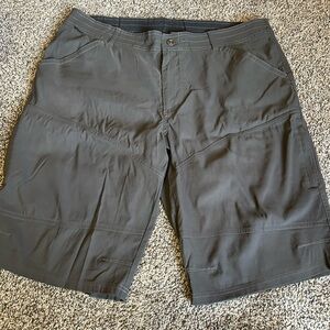 Men's Gray Shorts